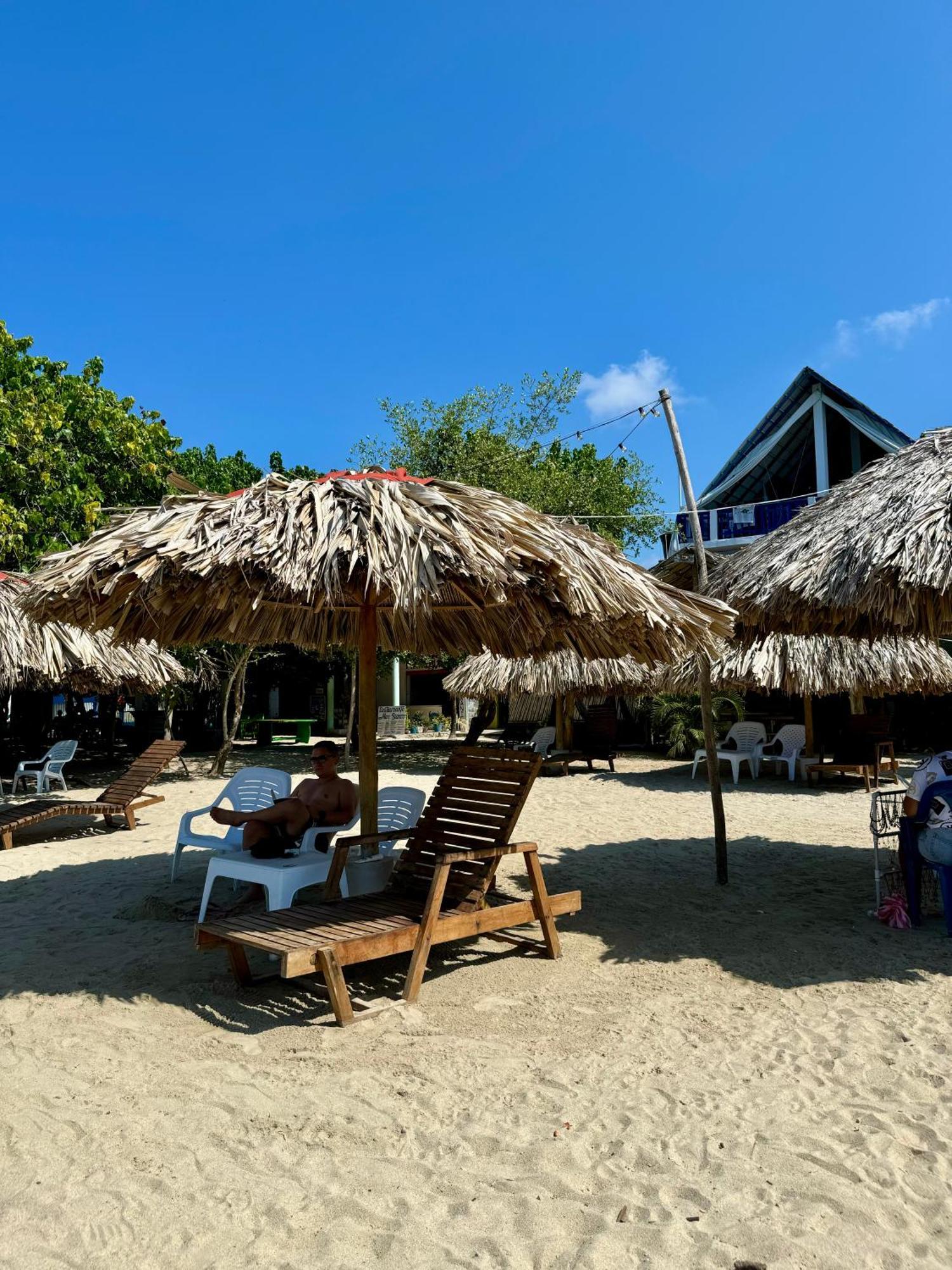 Hostel Beach House Rincón Exteriör bild